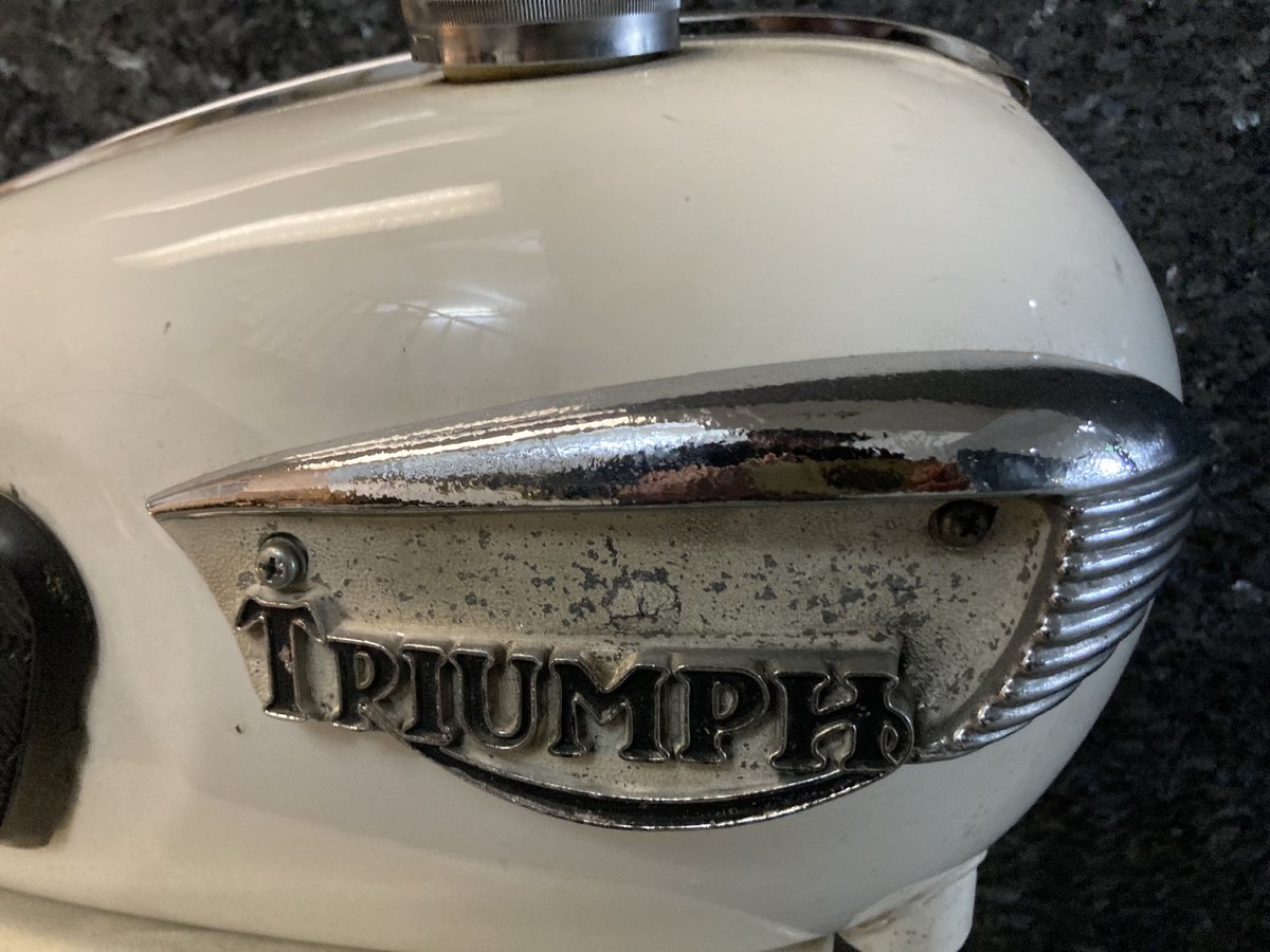 トライアンフ純正 ハーモニカ エンブレム / タンクバッジ / ボンネビル