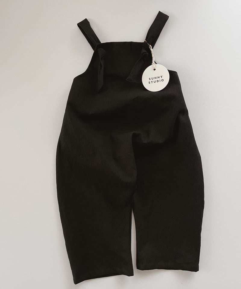 【セール中】Frontzip Cotton Salopette ブラック Kate Stretch Cotton Twill Jumpsuit - Black – Universal Standard