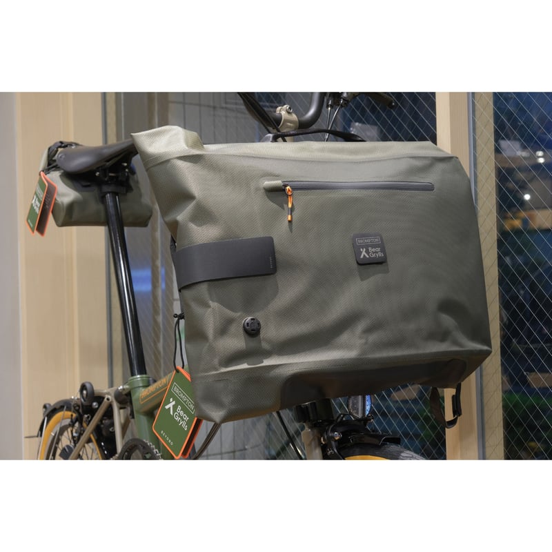 Brompton x Bear Grylls Waterproof Backpack(フロント Brompton x Bear Grylls Waterproof Backpack(フロント