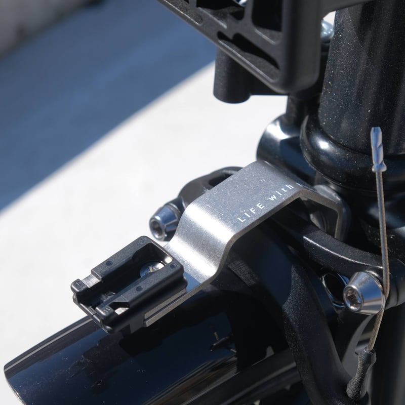 MINOURA BROMPTON用フロントライトステー（Cateye ライトステー