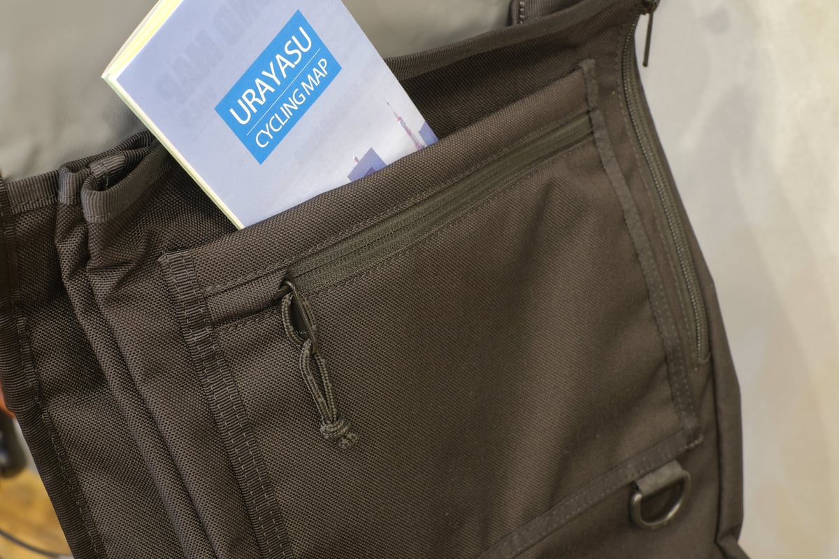 CHROME VERSATILE BACKPACK | believe online store CHROME VERSATILE BACKPACK | believe online store