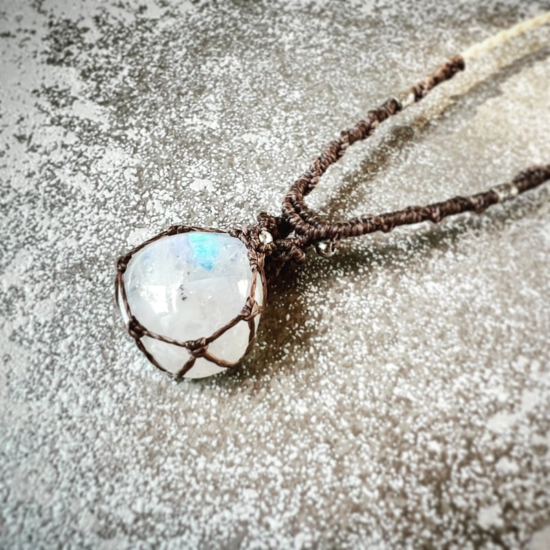 送料無料】ムーンストーンのマクラメネックレス 〜風月〜 | Natupla