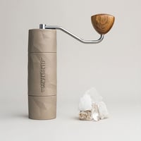 【国内正規品】COMANDANTE HAND GRINDER X25 Trailmaster（Dune） / コマンダンテ ハンドグラインダー X25 トレイルマスター （デューン）