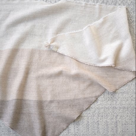 【NEW COLOR】Cashmere-Wool Triangle Stole