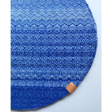 COOVAⒸトライバルラグ [Φ80cm] 刺繍