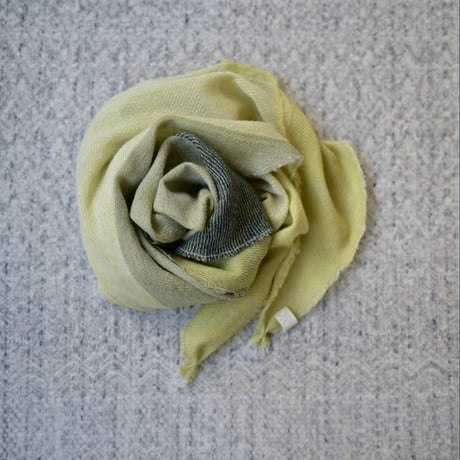 【NEW COLOR】Cashmere-Wool Triangle Stole