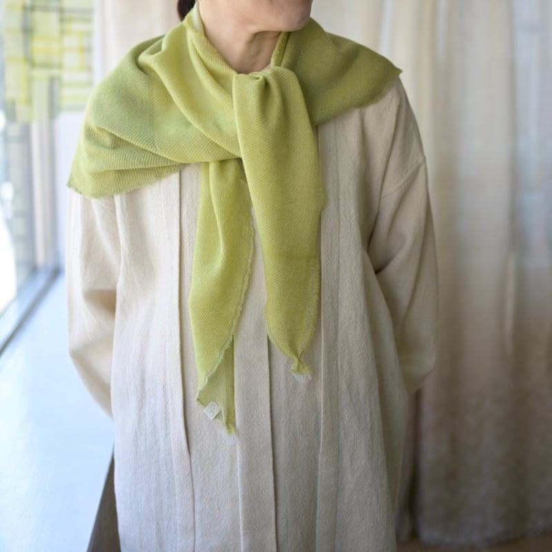 NEW COLOR】Cashmere-Wool Triangle Stole | COOVA