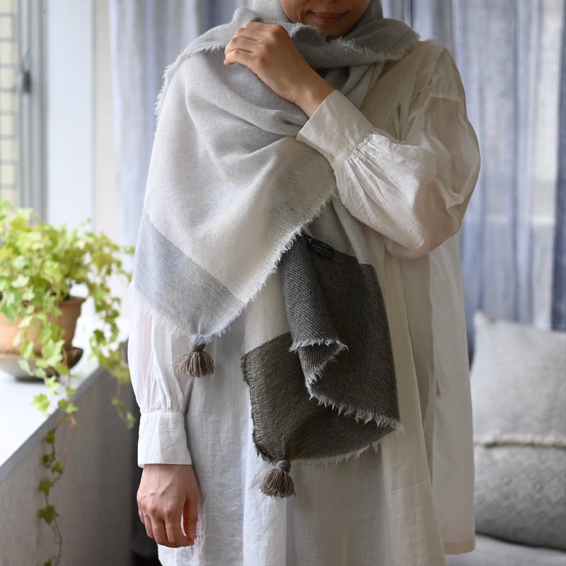 Wool Chambray Tassel Stole | COOVA ONLINE SHOP