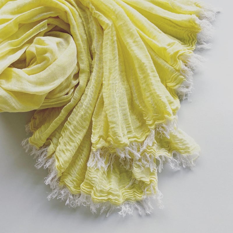 ウサトクリーム色の刺繍ストールシルク製 ウサトクリーム色の刺繍ストールシルク製