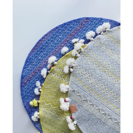 COOVAⒸトライバルラグ [Φ80cm] 刺繍