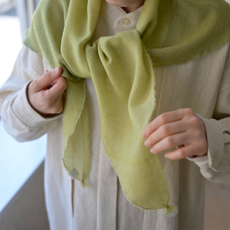NEW COLOR】Cashmere-Wool Triangle Stole | COOVA