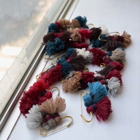 COOVAⒸ Tassel Quilt Pin