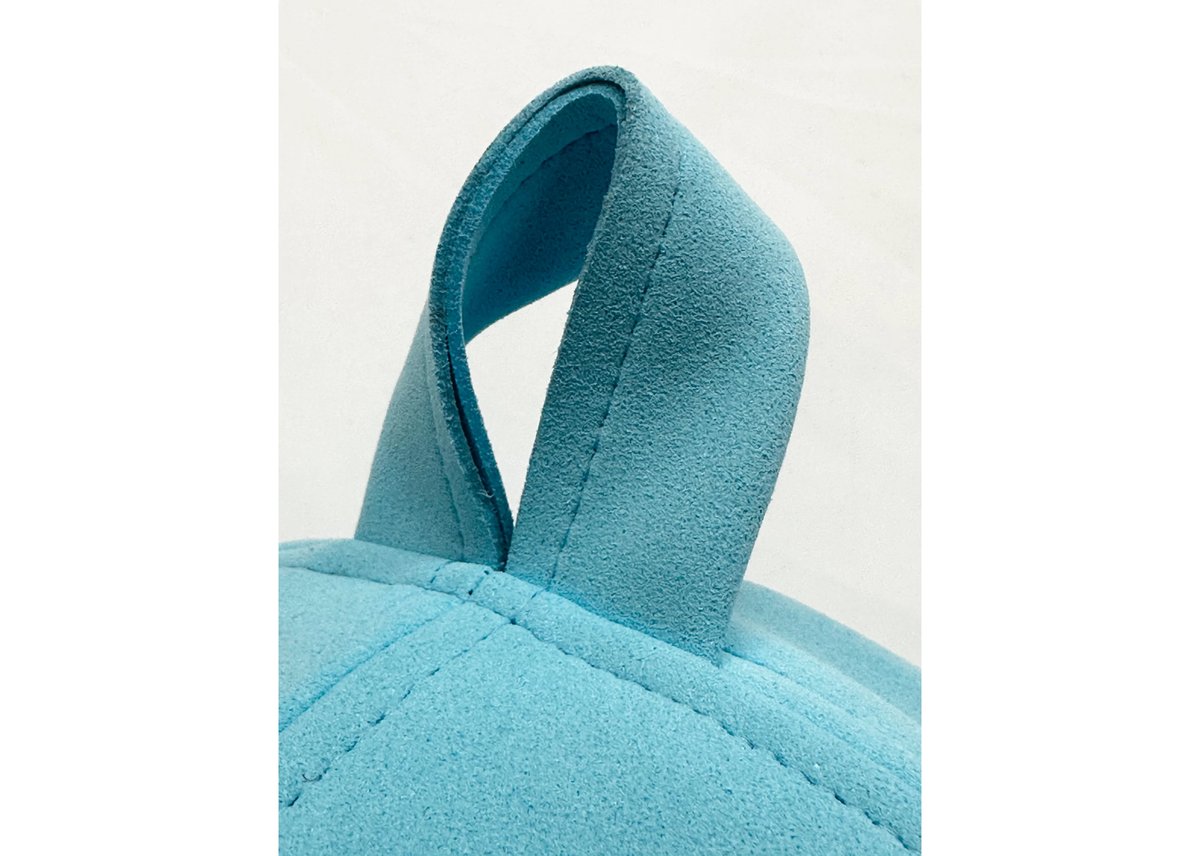 🔴良質蒸温🔴 刺繍入り! ライトブルー 凄い断熱性 Lサイズ✓フェイク