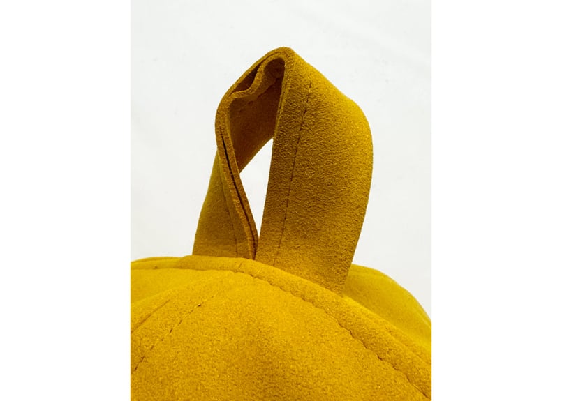 🔴良質蒸温🔴 刺繍入り! イエロー 凄い断熱性 Lサイズ✓フェイク