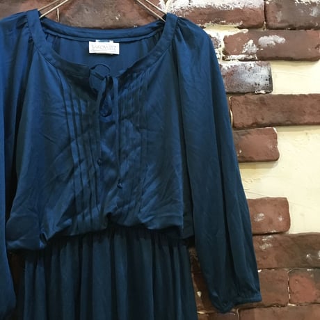 VINTAGE LADIES NAVY DRESS