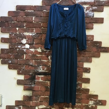 VINTAGE LADIES NAVY DRESS