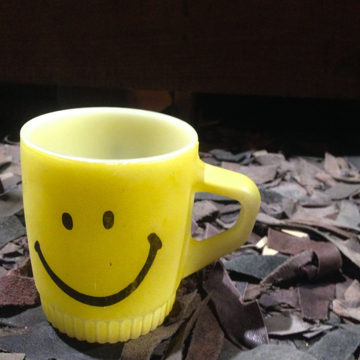 FIRE KING PERFECT SMILE RIB BOTTOM MUG | wonder