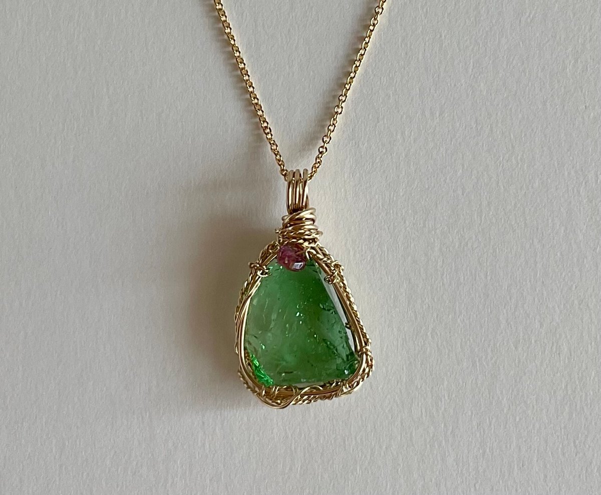 インドネシア産エメラルドグリーンアンダラのジュエリー“広がる未来