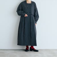 コットンシルクストライプ・ダブルボタンワンピース／ブラック