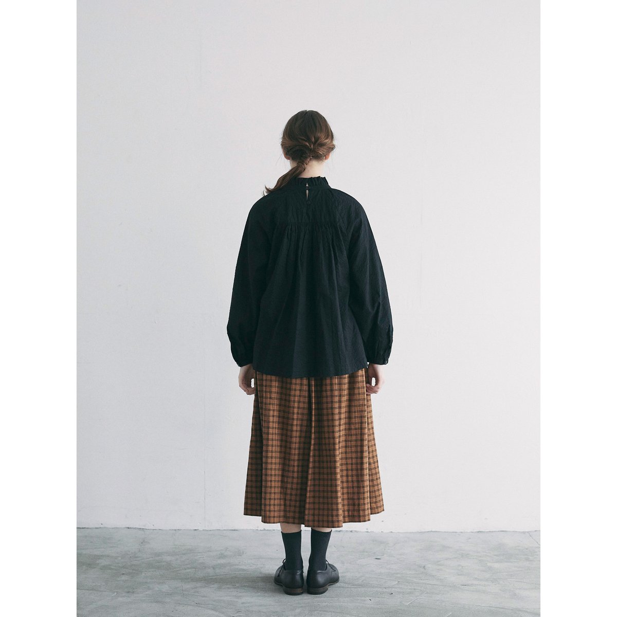 コットンオンデュレ・ギャザープルオーバー／ブラック | MAGALI