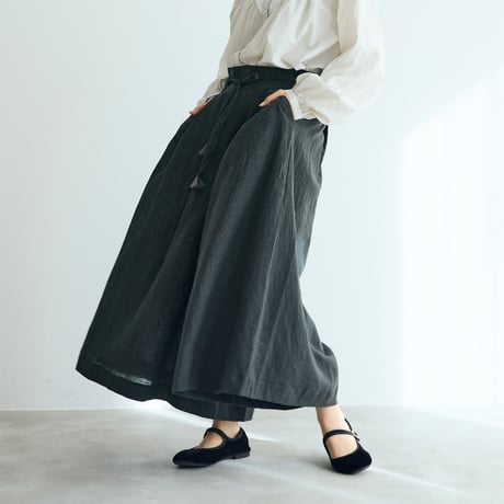 リネンコットンストライプ・タックワイドパンツ／チャコール