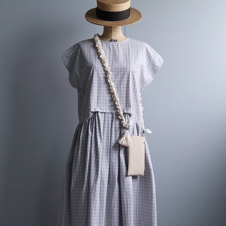 ＜完売しました／WEB限定販売＞Handspun fray pochet ポシェット／ベージュ