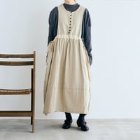コットンリネン・ピンチェック・タブリエワンピース／サンドベージュ