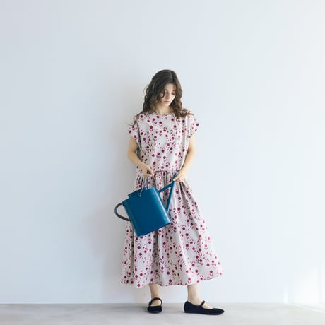 ＜完売しました＞Fleur de brume　コットンリネン・ラウンドスリーブワンピース ／チェリーレッド