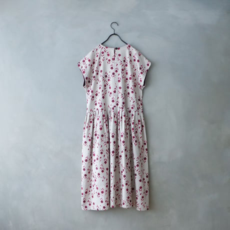 ＜完売しました＞Fleur de brume　コットンリネン・ラウンドスリーブワンピース ／チェリーレッド