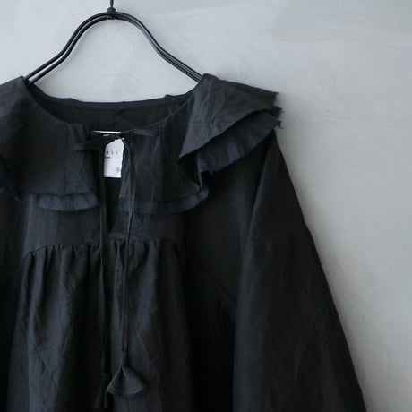 ＜完売しました＞コットンシルクブレイド・フリルカラーブラウス／ブラック
