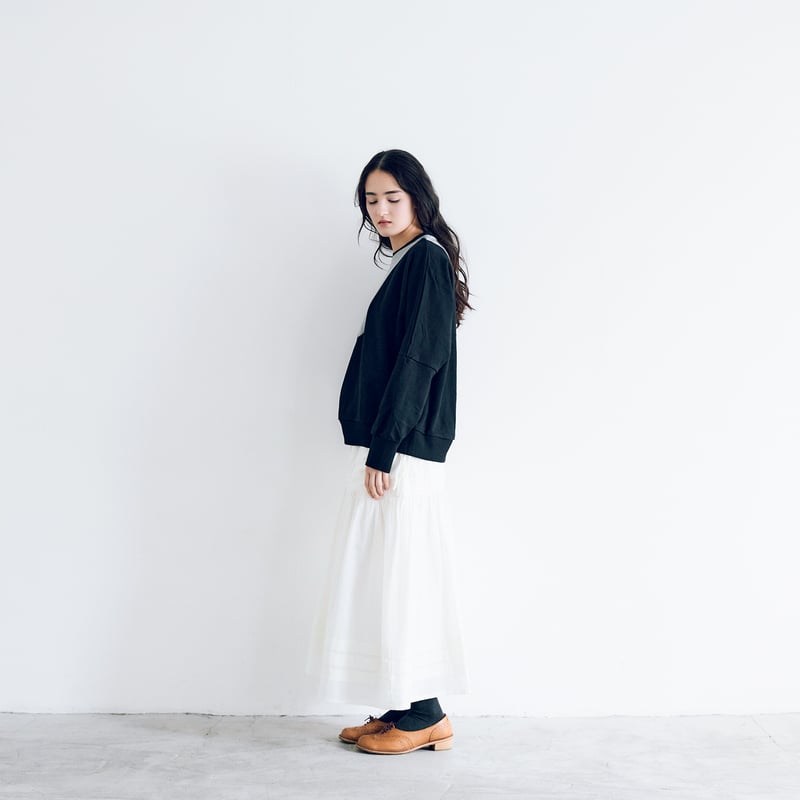 コットンスウェット・スイッチングプルオーバー／ブラック | MAGALI