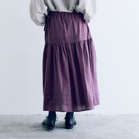 コットンシルク・ピンタックスカート／プリュヌ