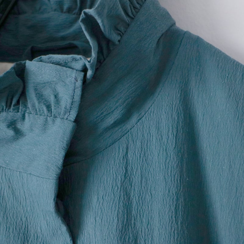 オールドコットンナイロンリネン・フリルカラーパディットコート