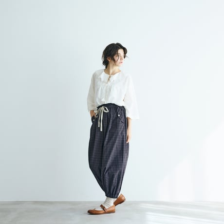 ＜完売しました＞ウォッシュドコットン・バルーンギャザーパンツ／ギンガムチャコール