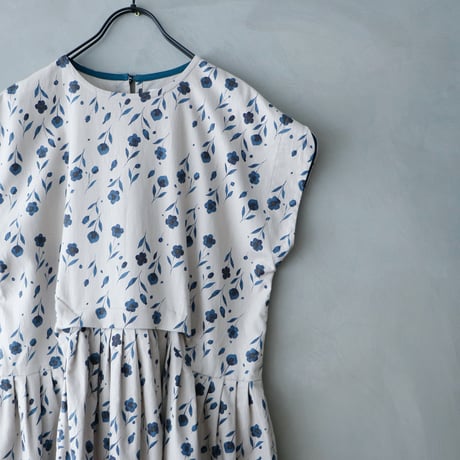 ＜完売しました＞Fleur de brume　コットンリネン・ラウンドスリーブワンピース ／ダスティブルー
