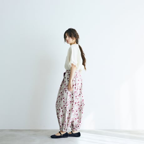 ＜完売しました＞Fleur de brume　コットンリネン・バルーンギャザーパンツ ／チェリーレッド