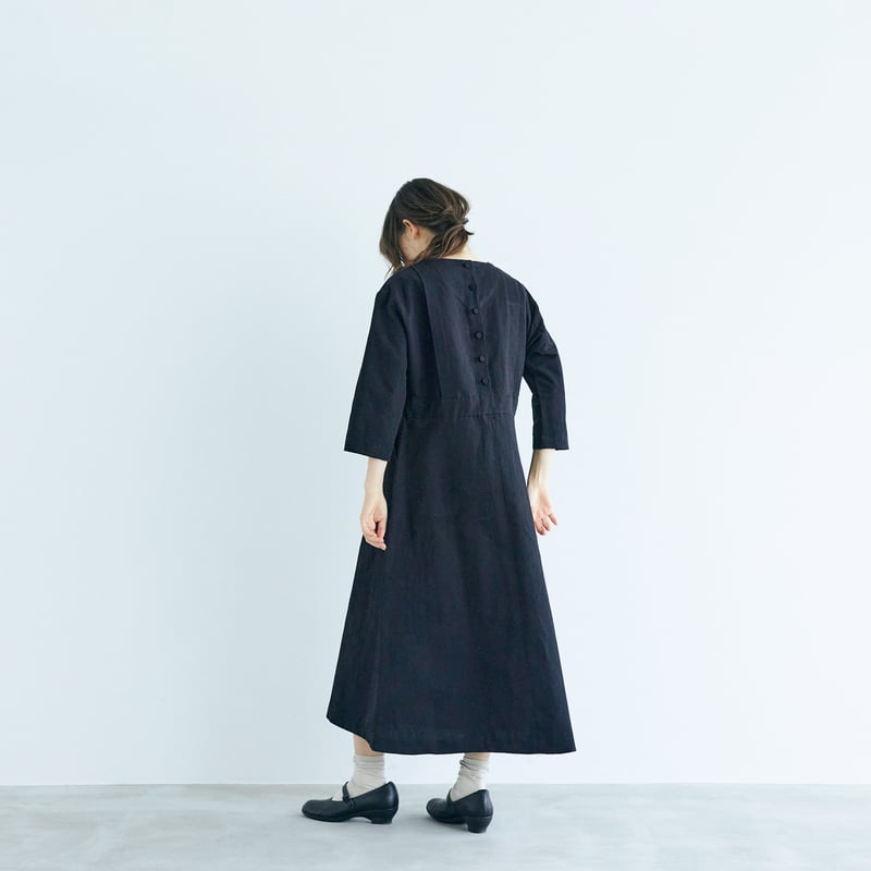 ハイカウントコットンリネン・グレースドレス／ブラック | MAGALI