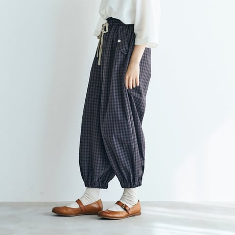 ＜完売しました＞ウォッシュドコットン・バルーンギャザーパンツ／ギンガムチャコール