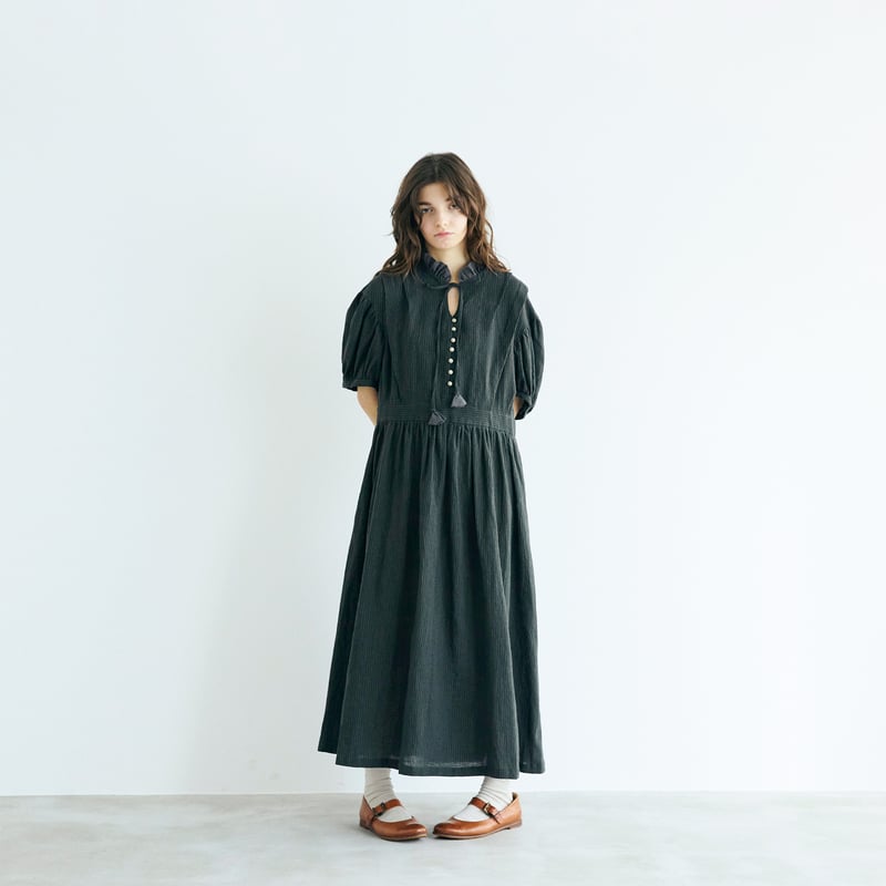 リネンコットンストライプ・アンティークワンピース／チャコール | MAGALI