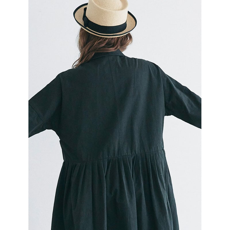 天日干しコットン・タックワンピース／ブラック | MAGALI