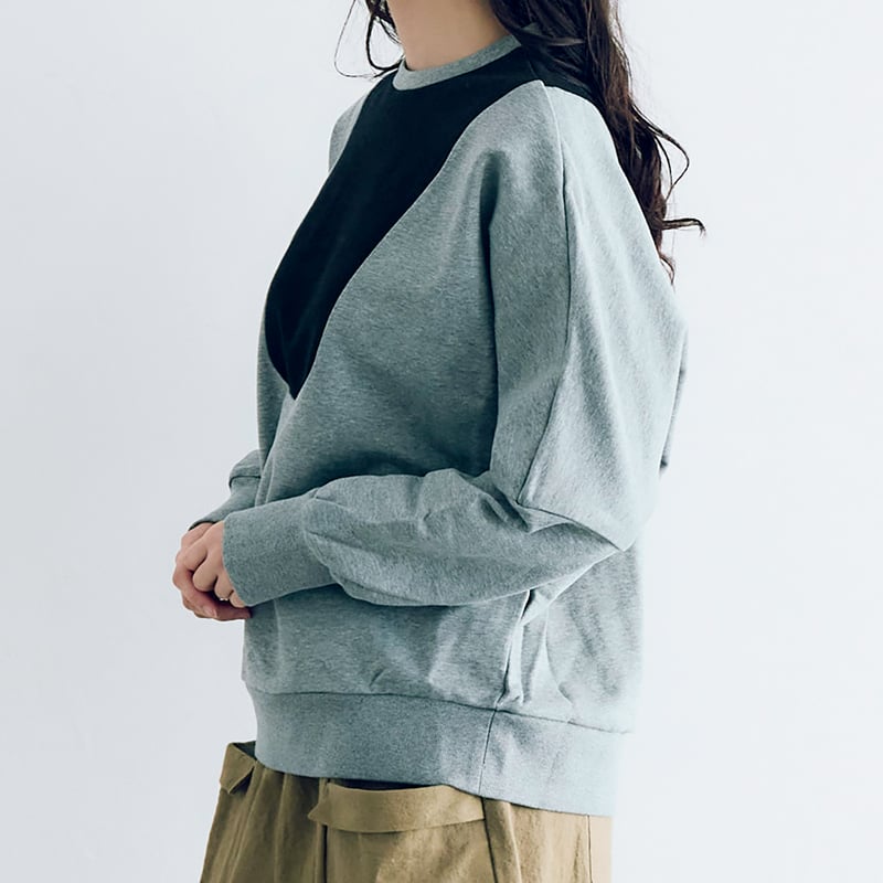 MAGALI コットンスウェット　スイッチングプルオーバー　ブラック　新品 MAGALI コットンスウェット スイッチングプルオーバー ブラック