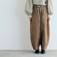 コットンコーデュロイ・フラップポケットパンツ／ベージュ