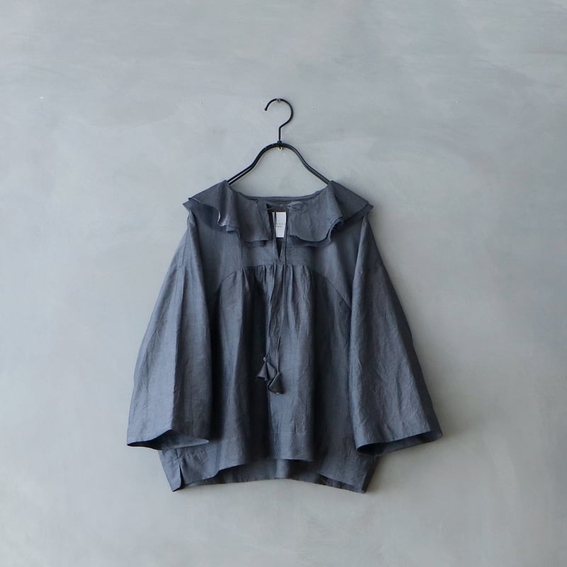 完売しました＞コットンシルクブレイド・フリルカラーブラウス／グレイ
