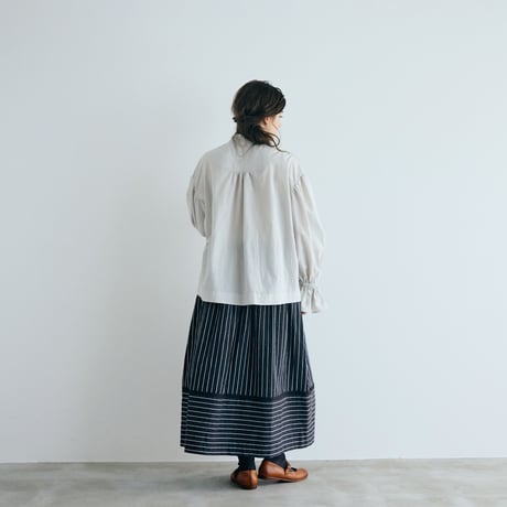 天日干しコットン・ボウタイブラウス／グレイ
