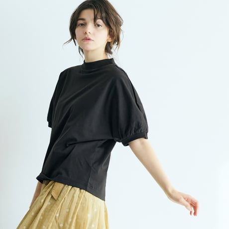 ＜完売しました＞コットン天竺・ギャザースリーブ・カットソー／ブラック