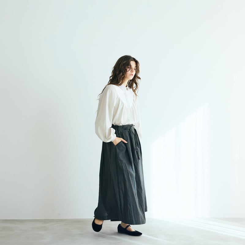 MAGALI ストライプコットンサイドボタンブラウス　チャコール　新品 リネンコットンストライプ・タックワイドパンツ／チャコール | MAGALI