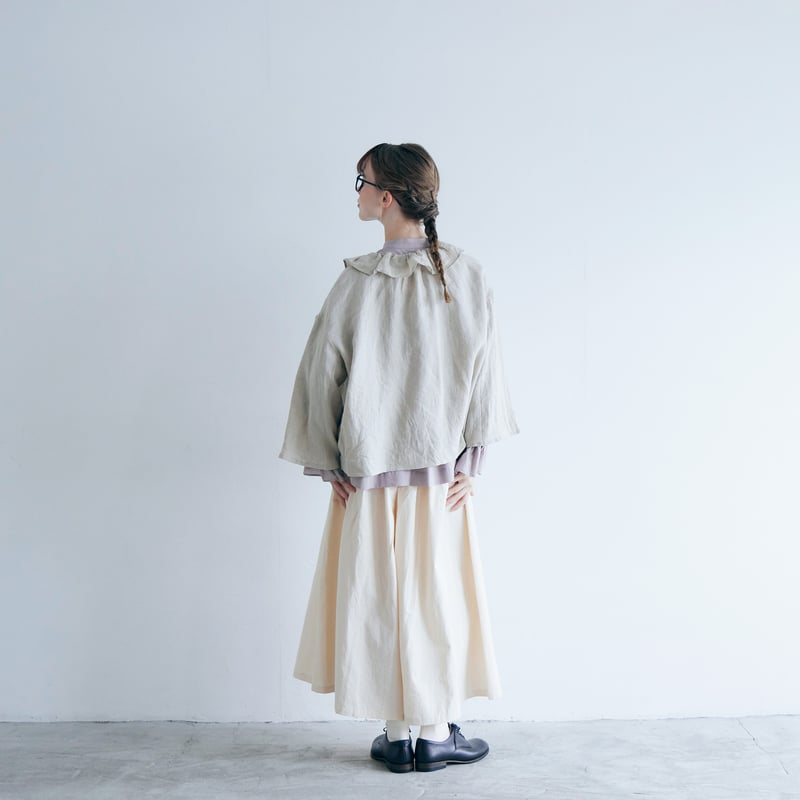 MAGALI マガリ ファナージュリネン　サイドフリルブラウス 縦に伸びる くしゃっとしたフリルが 存在感のあるリネン