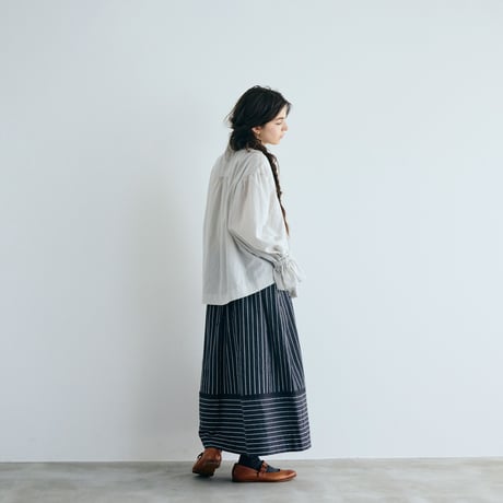天日干しコットン・ボウタイブラウス／グレイ