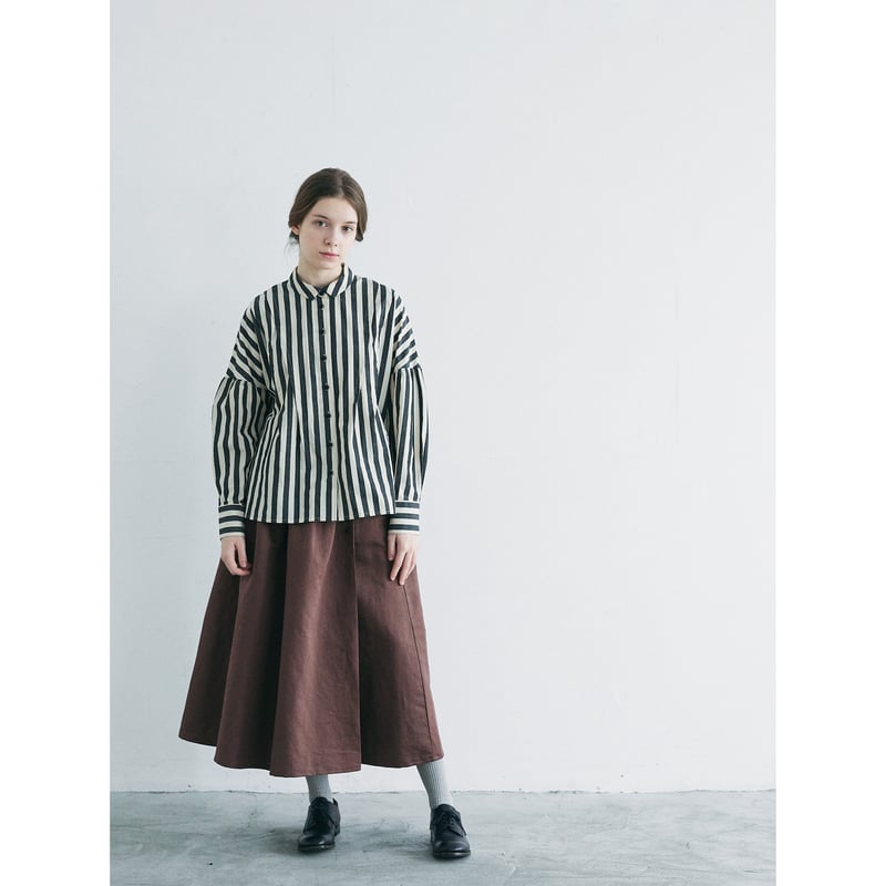 コットンリネンストライプ・タックショルダーブラウス／ブラック | MAGALI