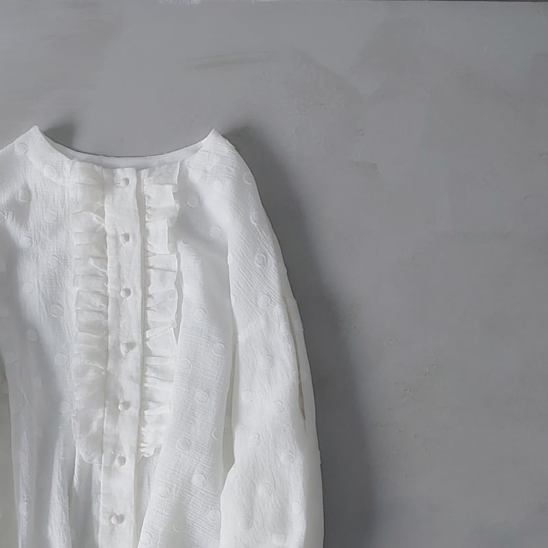 コットンスノードット・フリルブラウス／ホワイト | MAGALI